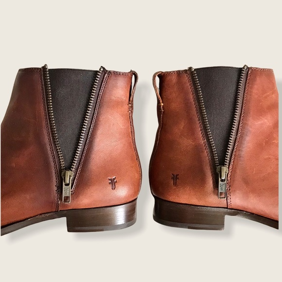 Frye Carly Zip Cognac Leather Chelsea Ankle Bootie - Picture 9 of 16